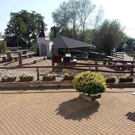 Kozakov Apartmany - Druhe Patro Apartment Tatobity